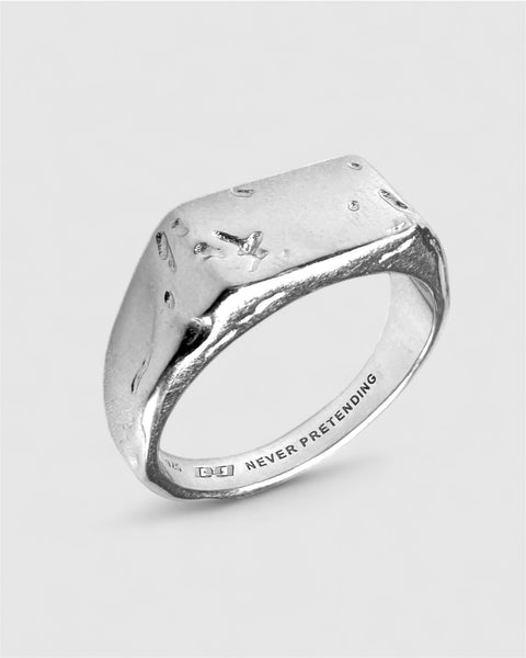 TULIPS/925 – Sterling Silver Signet Ring for Everyday Wear | ODDIKT TULIPS/925 – Sterling Silver Signet Ring for Everyday Wear | ODDIKT